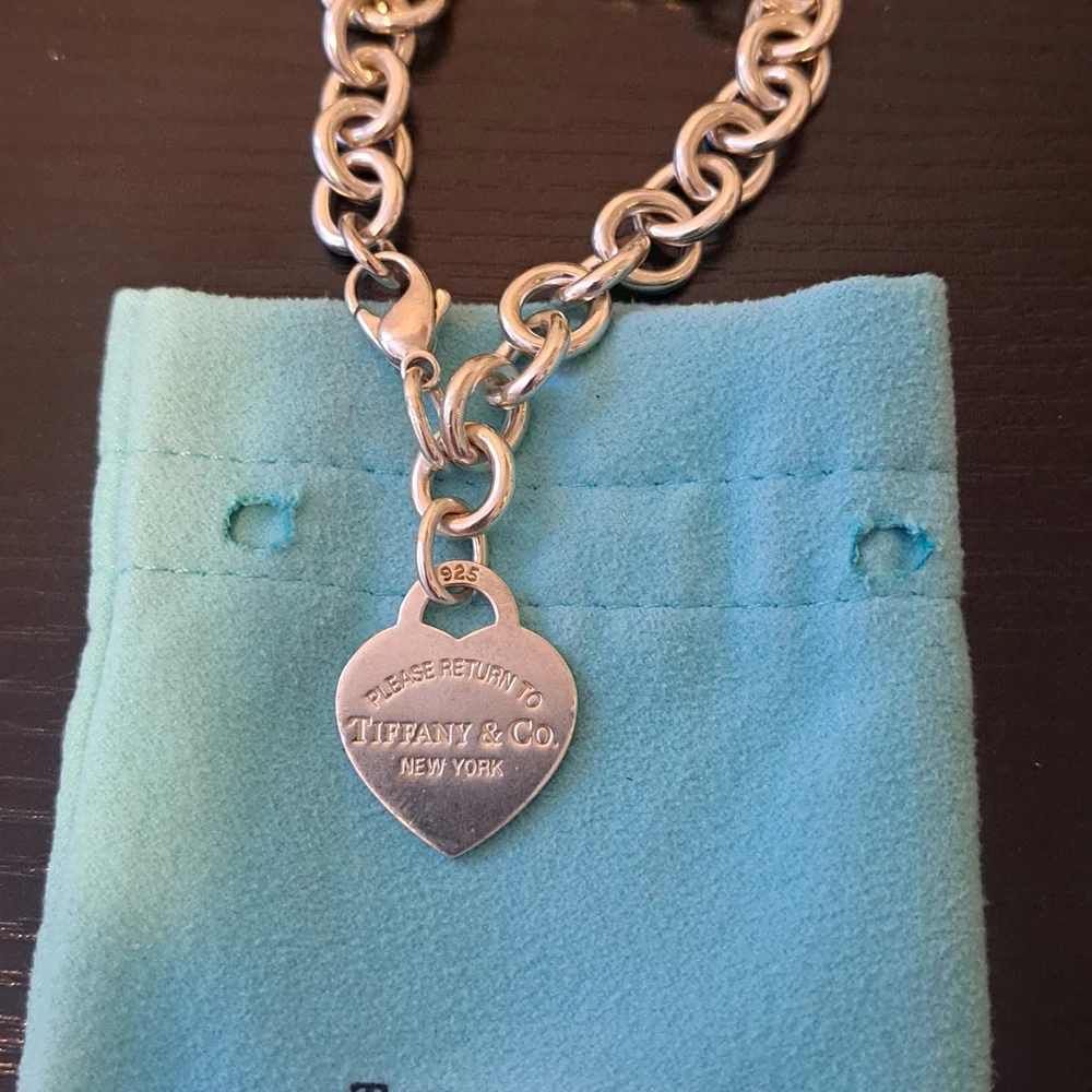 Tiffany & Co. Silver Heart Tag Necklace with Blue Pouch - Picture 2 of 3